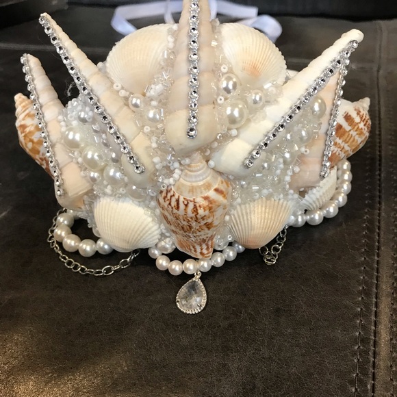 Mermaid Seashell Crown Headdress - Picture 2 of 3